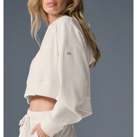 🤍 Muse Hoodie in Ivory Heather - Picture 3 of 8